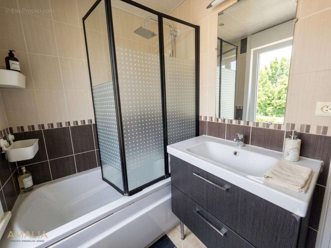 Exclusivité : Charmante Maison "Vanesse" individuelle avec vaste jardin et sous-sol complet ! - photo 6
