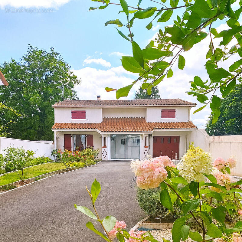 Photo 1 - Maison à COGNAC-LA-FORET