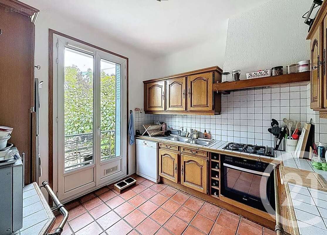 Maison à SAINT-MAUR-DES-FOSSES