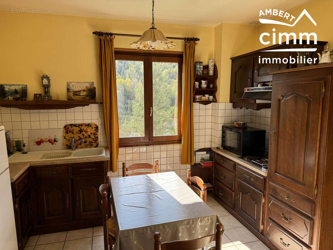 Maison à OLLIERGUES