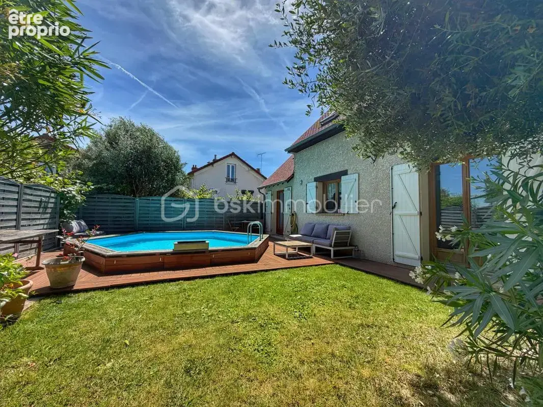 Villeneuve-le-Roi – Maison familiale avec piscine - photo 7