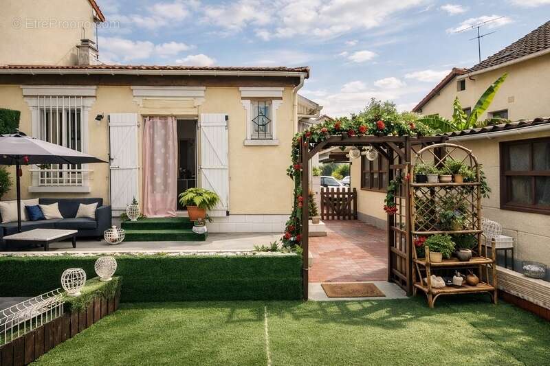Maison à vendre 3 pièces avec dépendance LES PAVILLONS SOUS BOIS (93) - photo 8