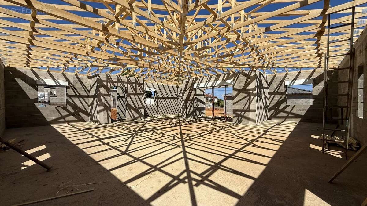 Maison à SANTA-LUCIA-DI-MORIANI