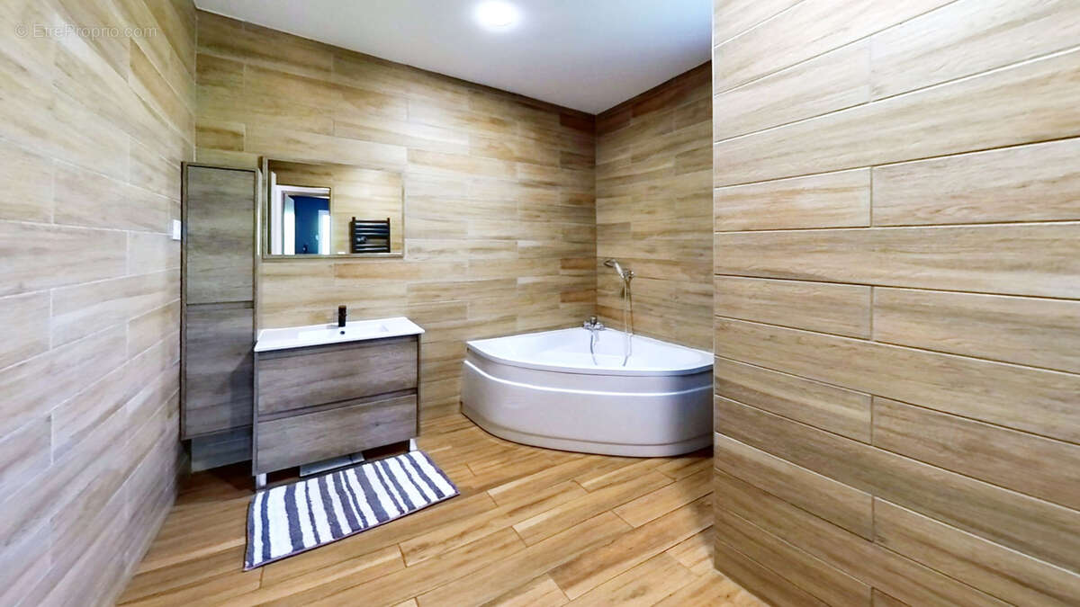 Maison à PARENTIGNAT