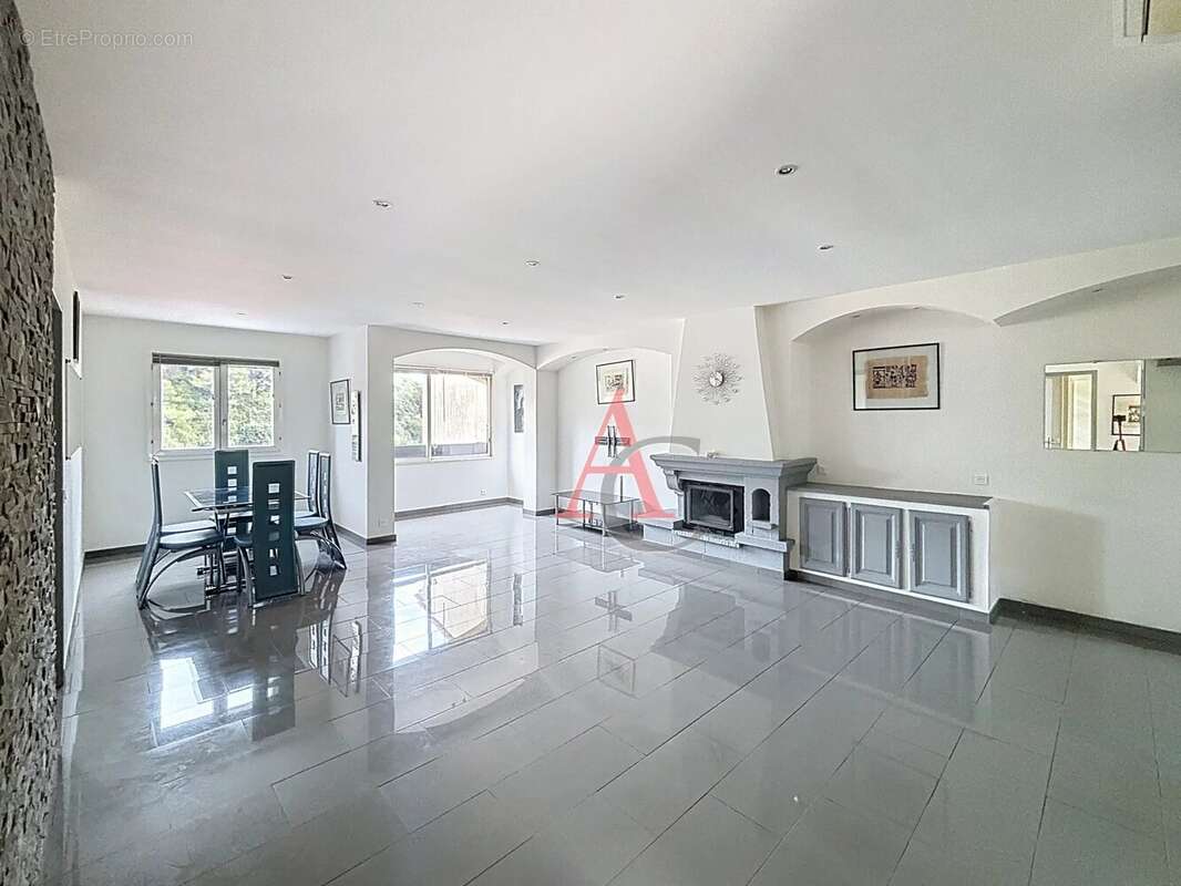 Maison à CAGNES-SUR-MER