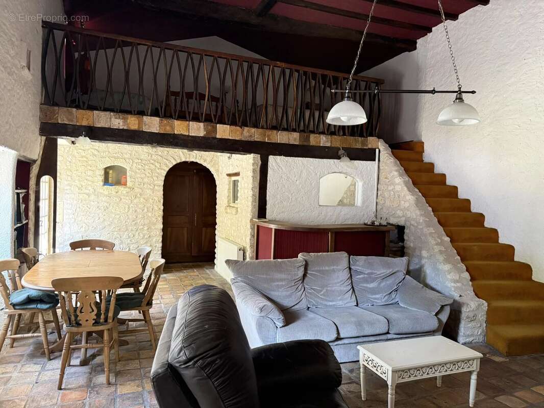 Maison en pierre avec 2 chambres et salle de douche au rez de chaussée - photo 4