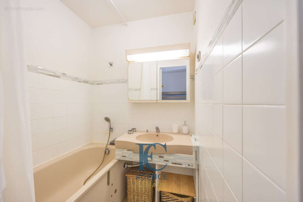 Appartement à SIX-FOURS-LES-PLAGES