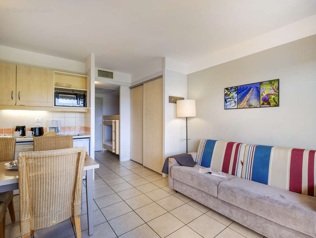 Appartement à SAINT-LAURENT-DU-VAR