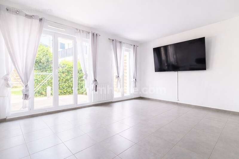 Appartement à LE BLANC-MESNIL