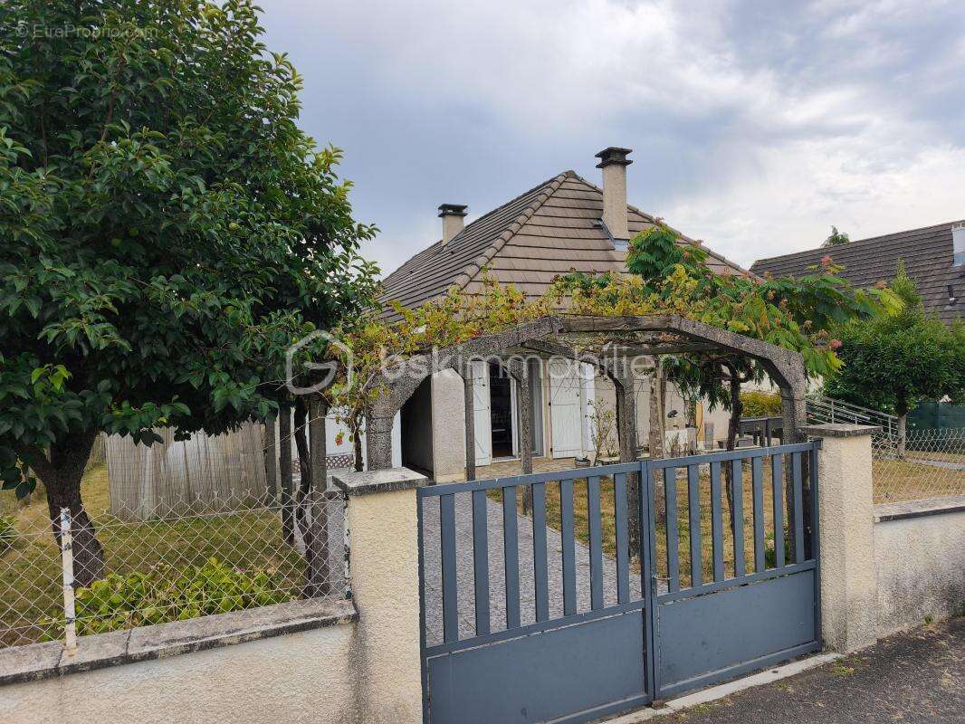 Maison à LASSEUBE