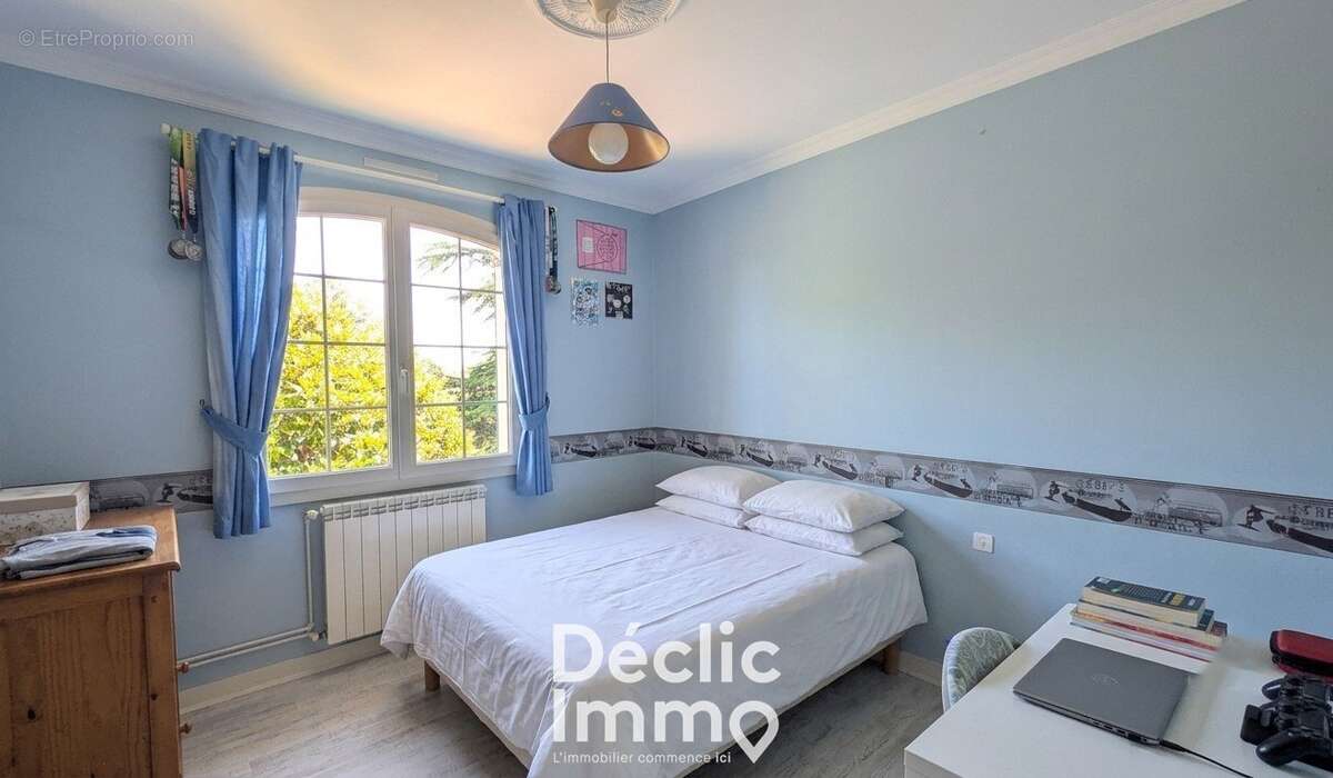Pavillon Traditionnel de 176m² avec Piscine et Prestations Haut de Gamme à La Couronne - photo 6