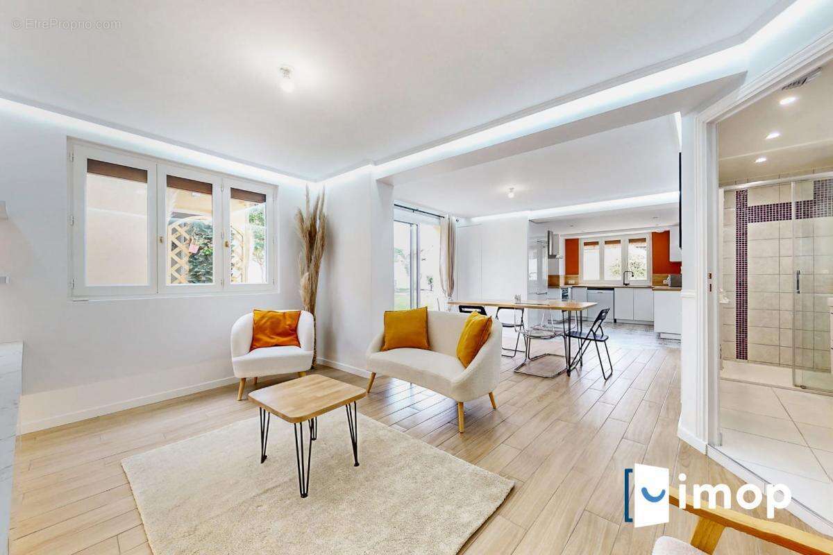 Maison à LUC-SUR-MER