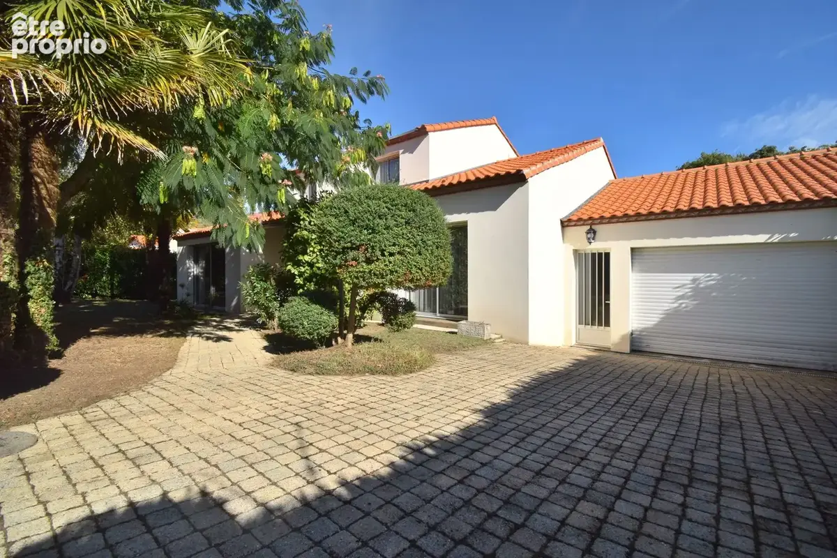 Photo Maison à Pont-Saint-Martin au prix de 470 250€