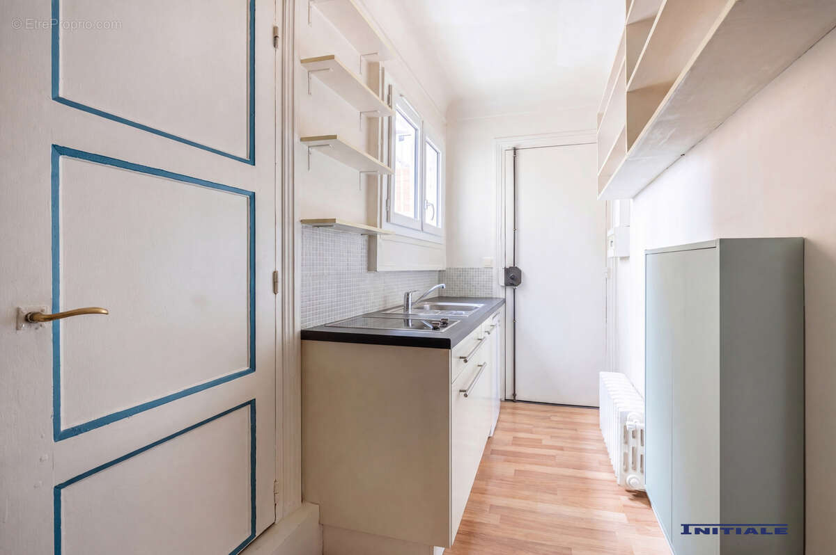 Studette charme Paris 15/7ème 240 000€ - photo 4