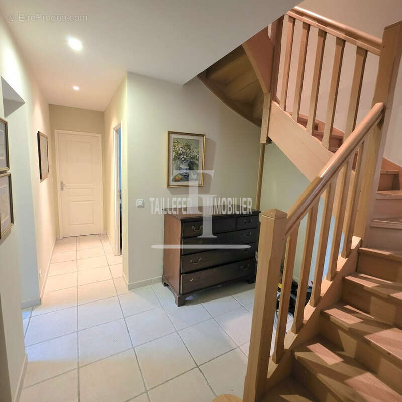 Maison à SAINT-ASTIER