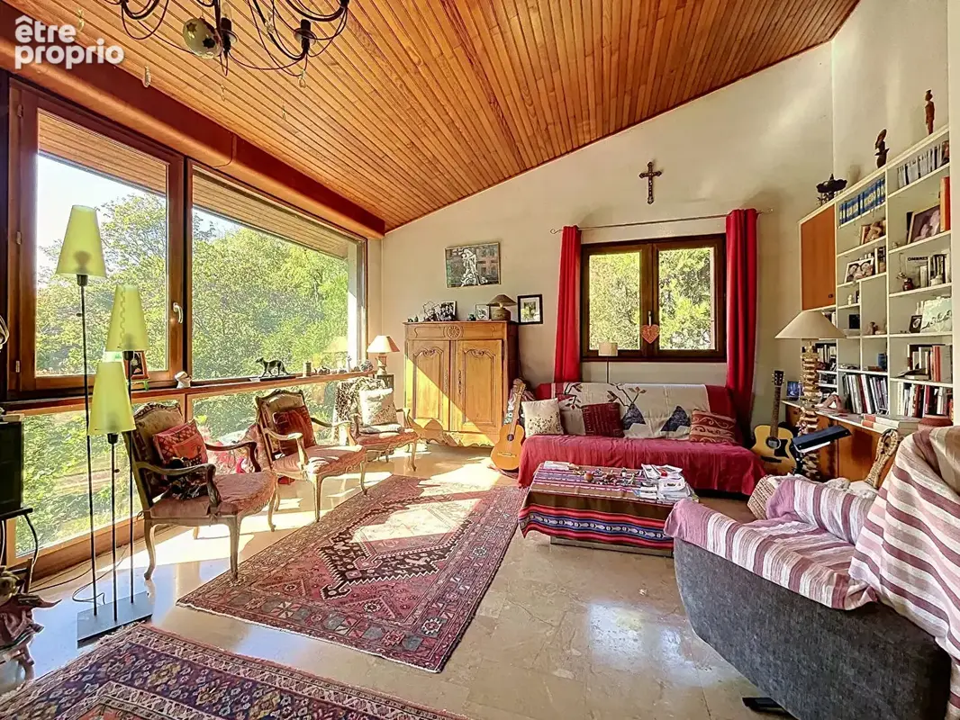 A vendre : maison 6 chambres, environnement verdoyant au calme absolu, proche Cuire - photo 5