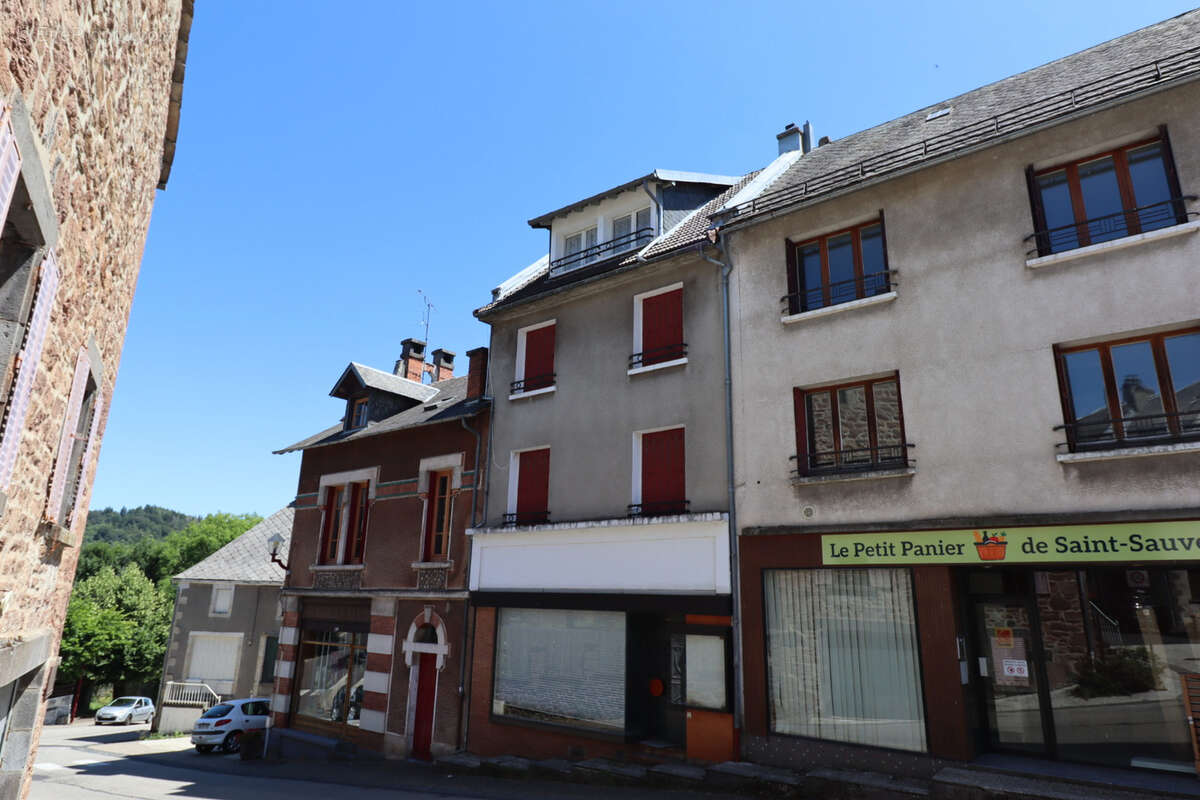 Appartement à SAINT-SAUVES-D&#039;AUVERGNE