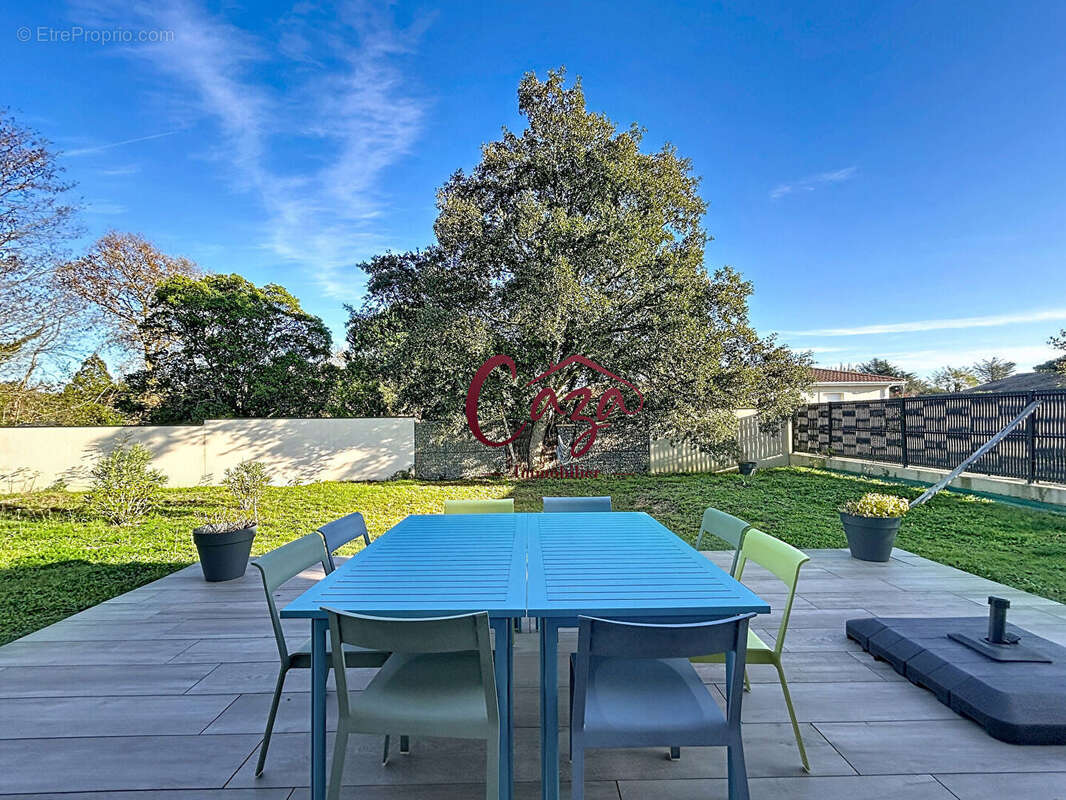 Maison à CAMBLANES-ET-MEYNAC