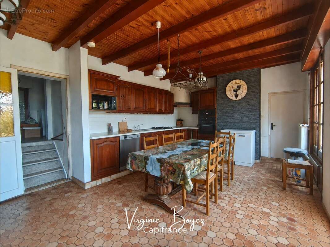 Maison de campagne 190 m² – 4 chambres – Terrain clos de 7 500 m² – Beau potentiel - photo 2