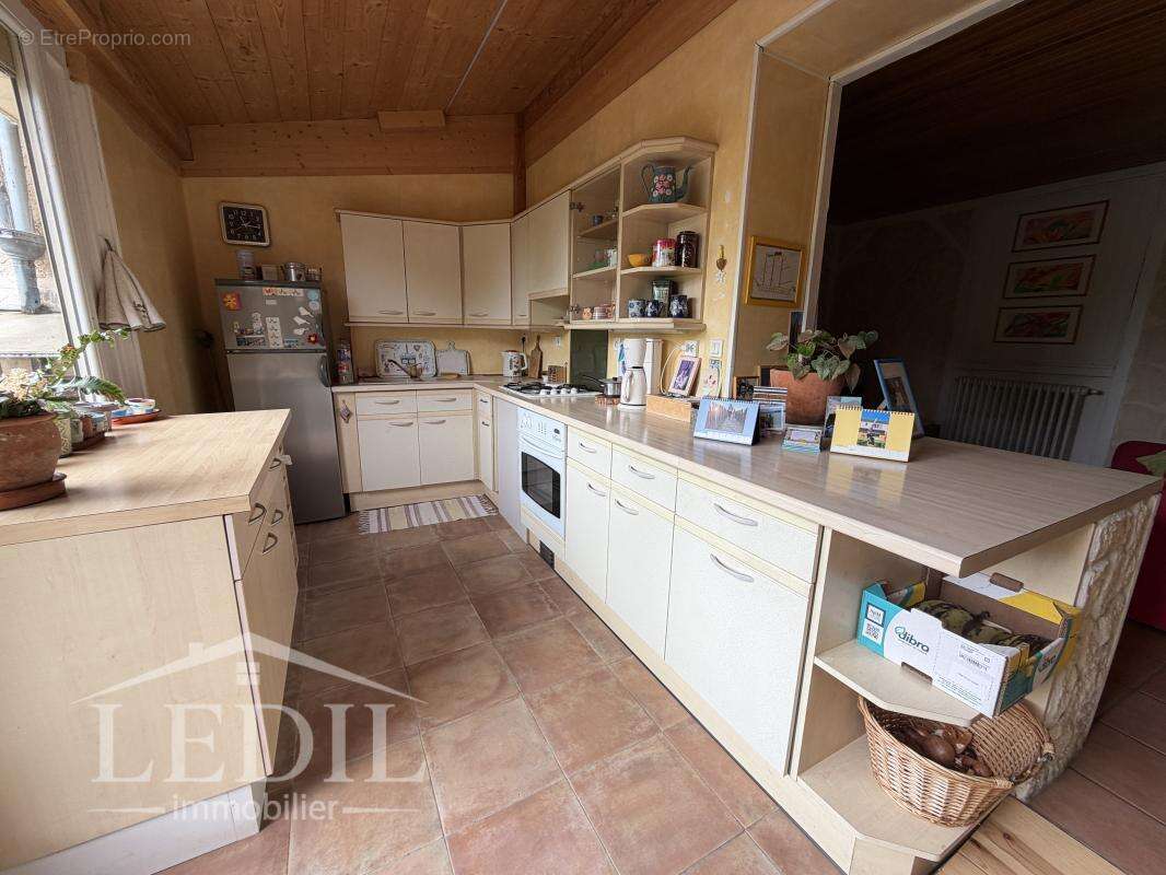 Maison de ville avec jardin, terrasse et garage - photo 3