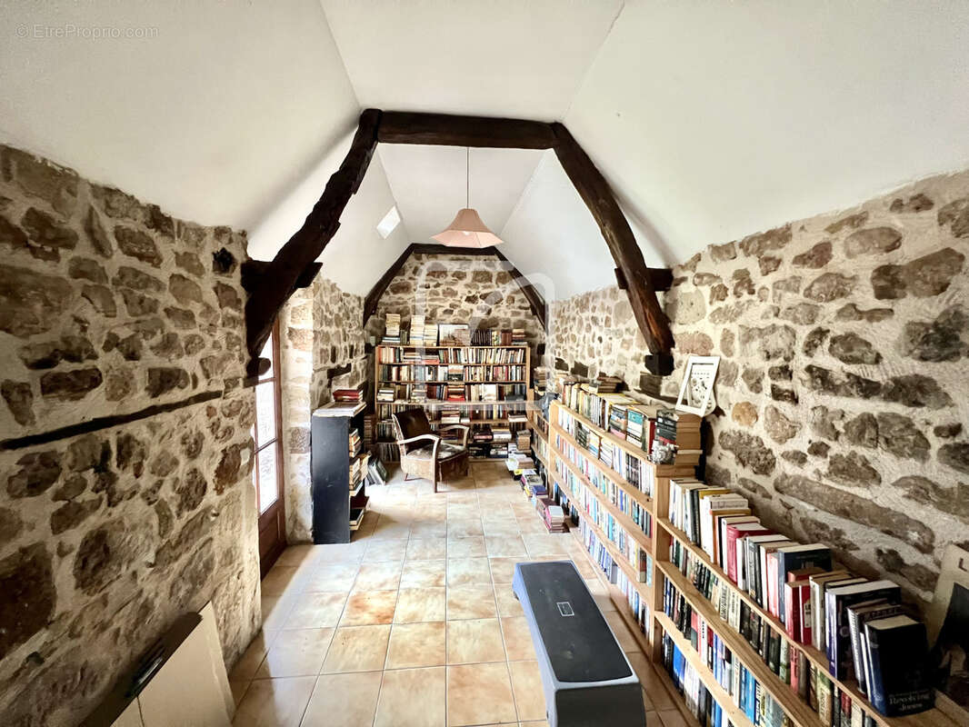 Maison à CUBLAC