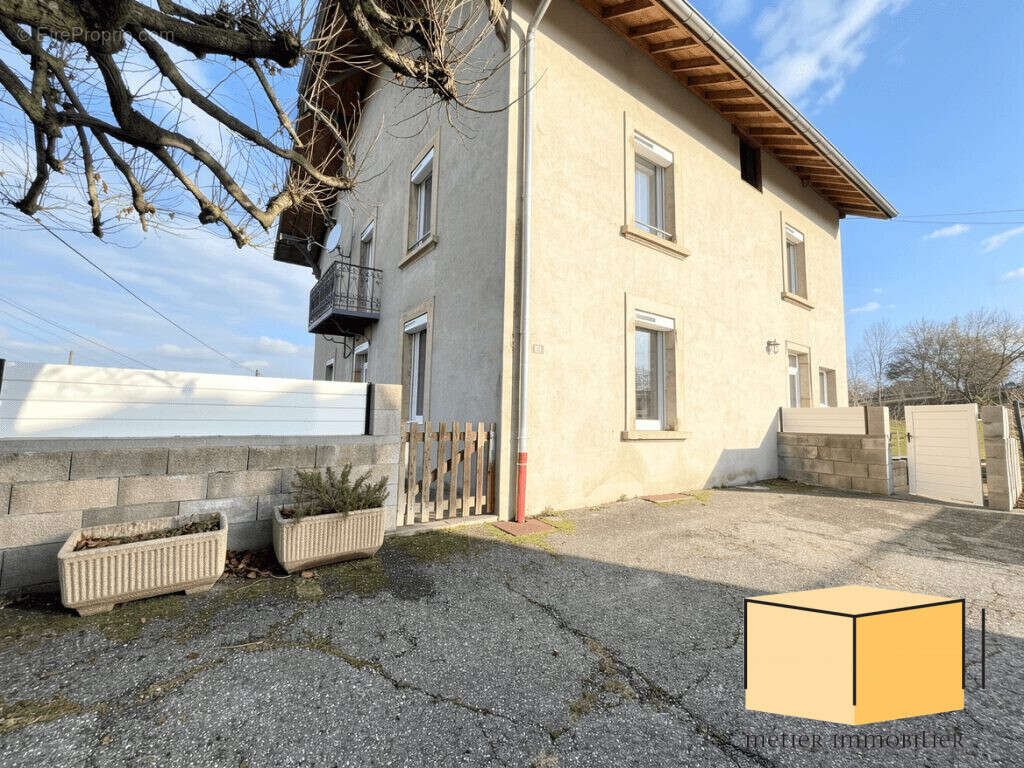 Maison 164 m² à Champagne-En-Valromey  - photo 4