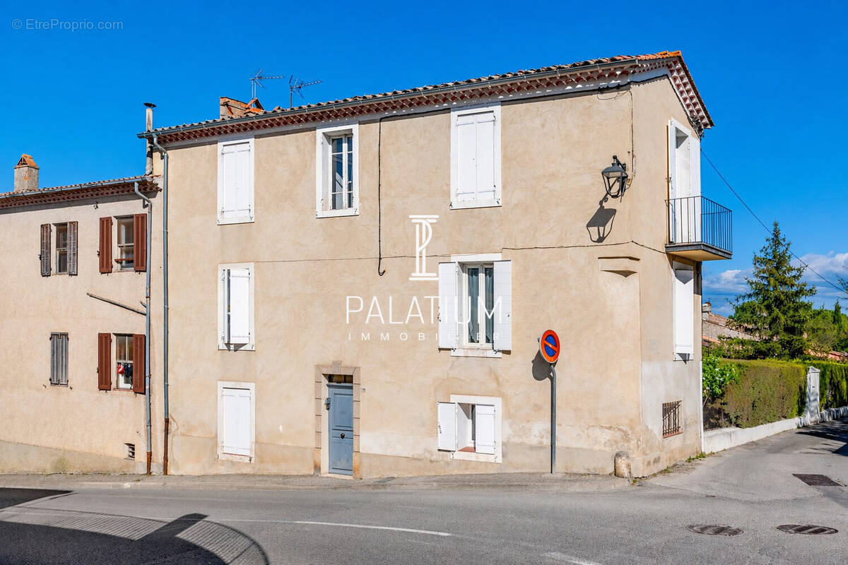 Appartement à GREOUX-LES-BAINS