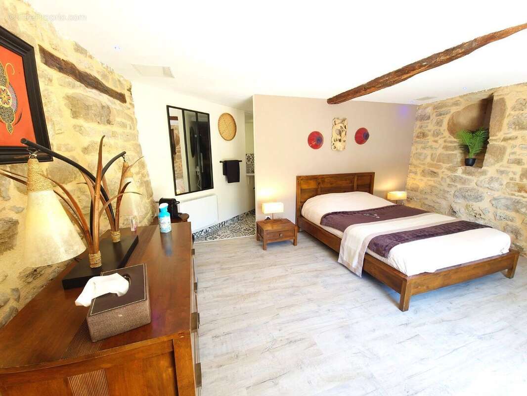 Belle maison en pierres dans un hameau calme - photo 10