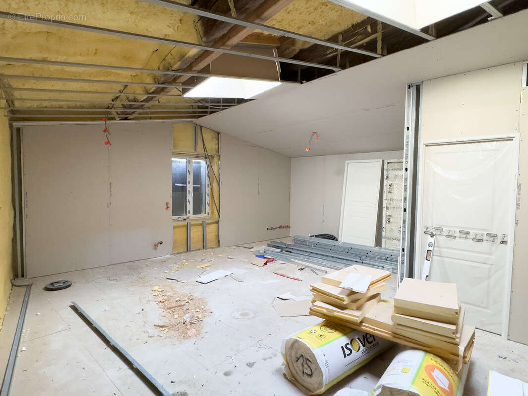 Appartement à SAINT-LAURENT-DU-PAPE