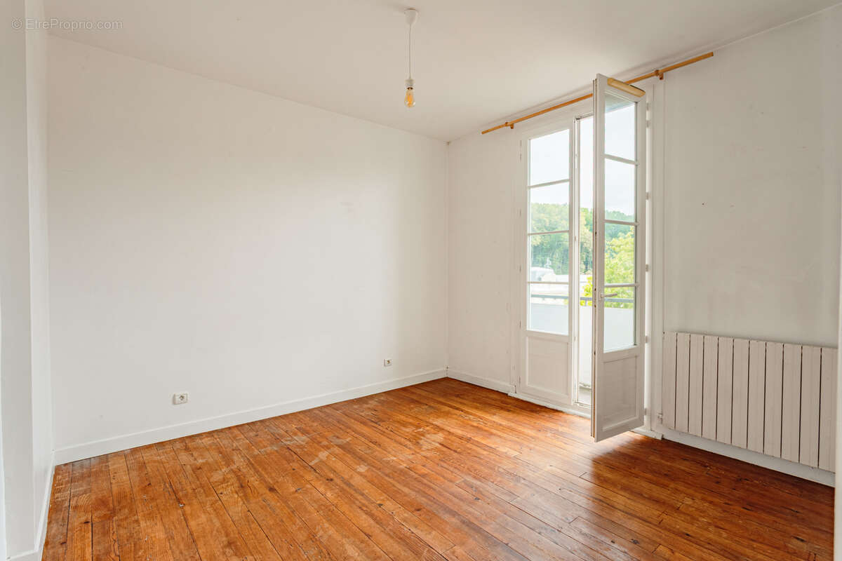 Dernier étage avec vue panoramique à Bayonne (Quartier St-Esprit) - photo 11