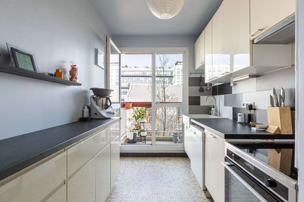 Appartement à COURBEVOIE