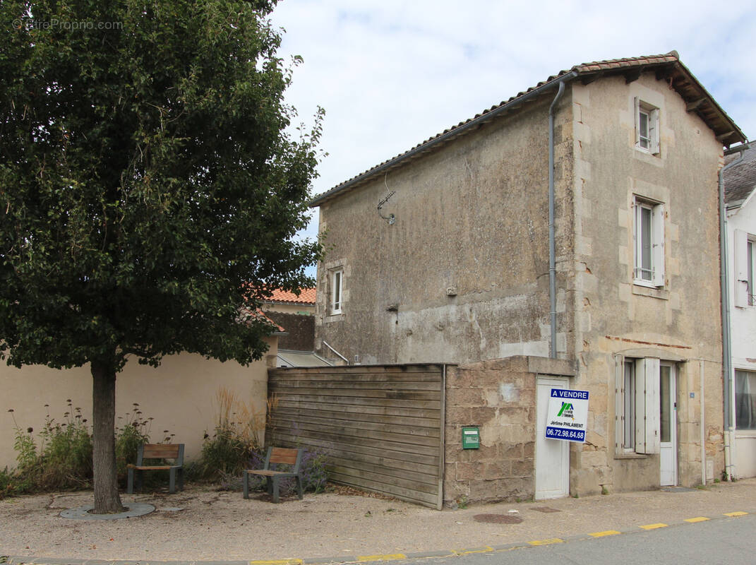 Maison à MAZIERES-EN-GATINE