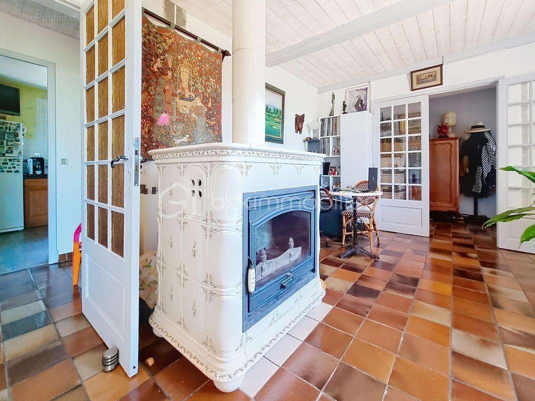 MAISON avec sous-sol total et piscine - photo 7
