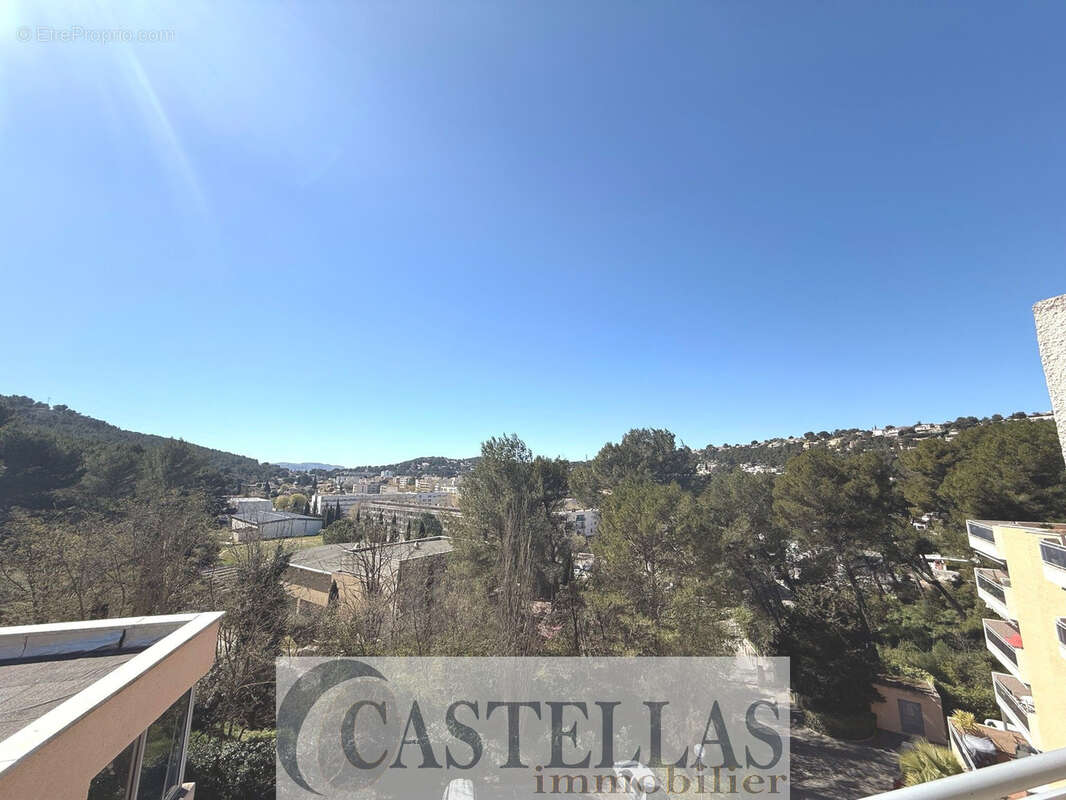 Appartement à CARNOUX-EN-PROVENCE