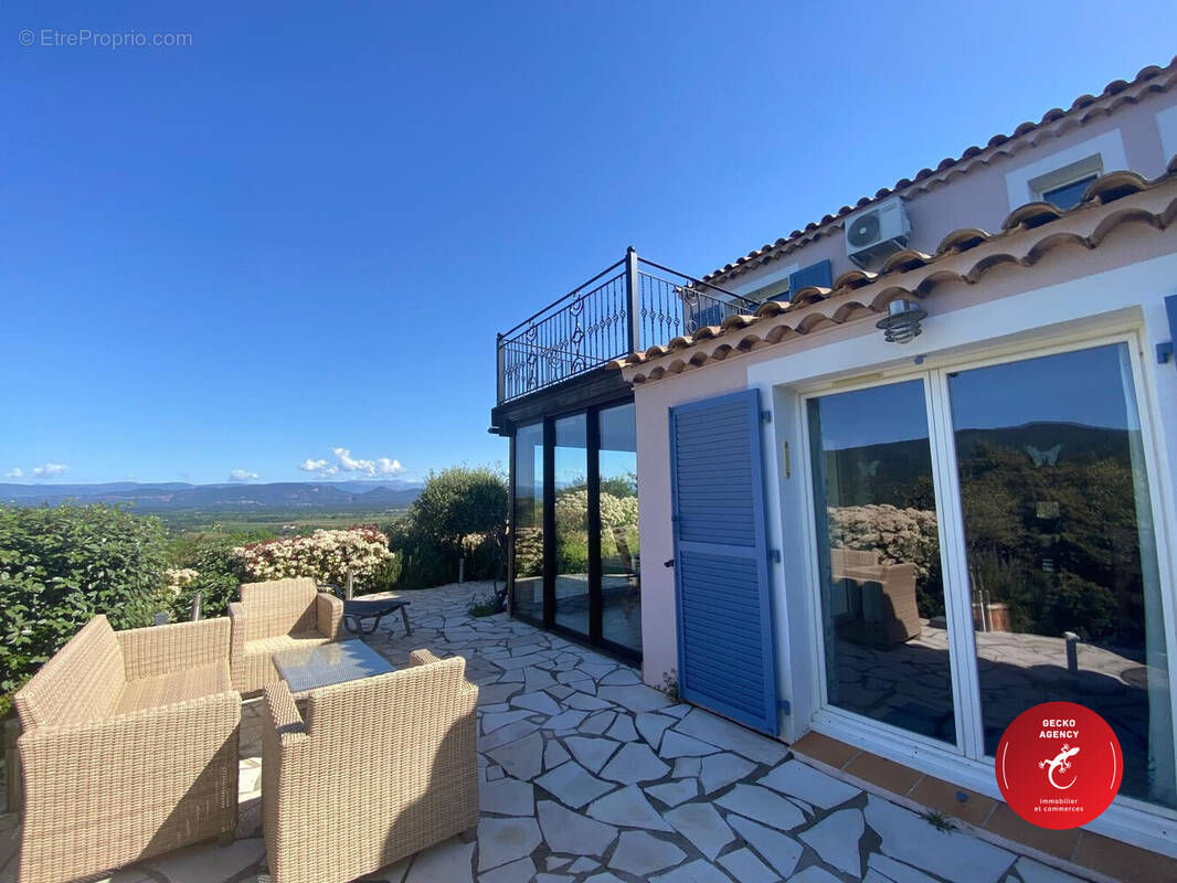 Maison à ROQUEBRUNE-SUR-ARGENS