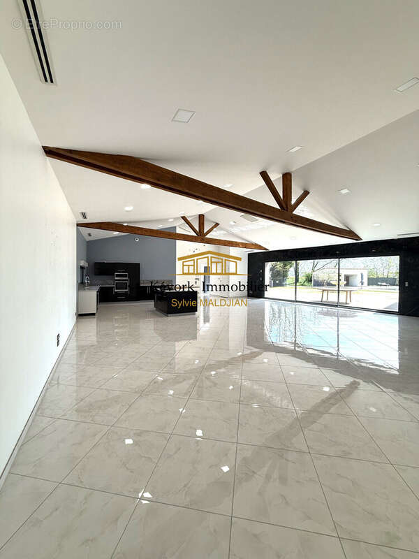 Maison à SAINT-MARCEL-LES-VALENCE