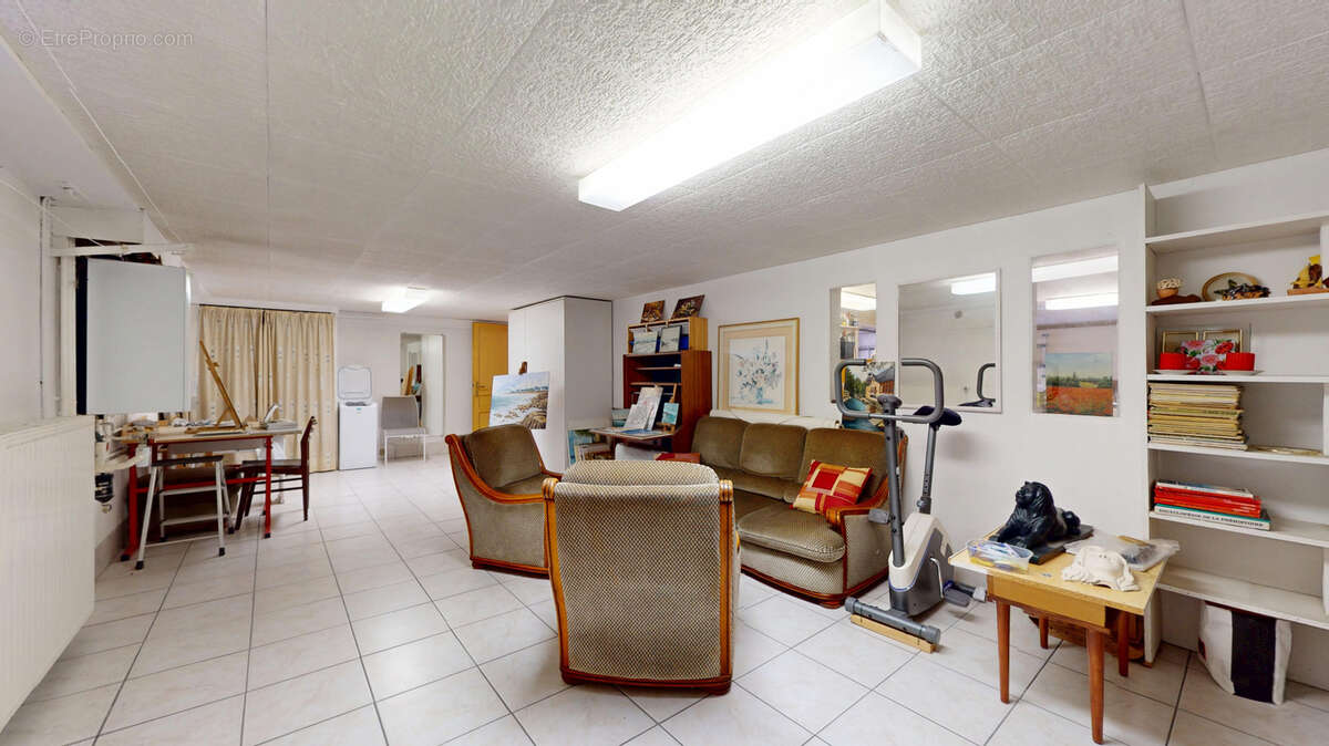 Maison à SAINTE-GENEVIEVE-DES-BOIS