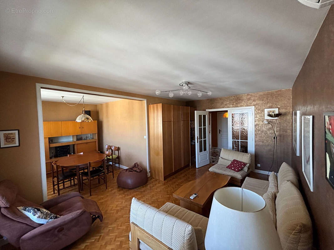 Appartement à PONT-DE-CHERUY