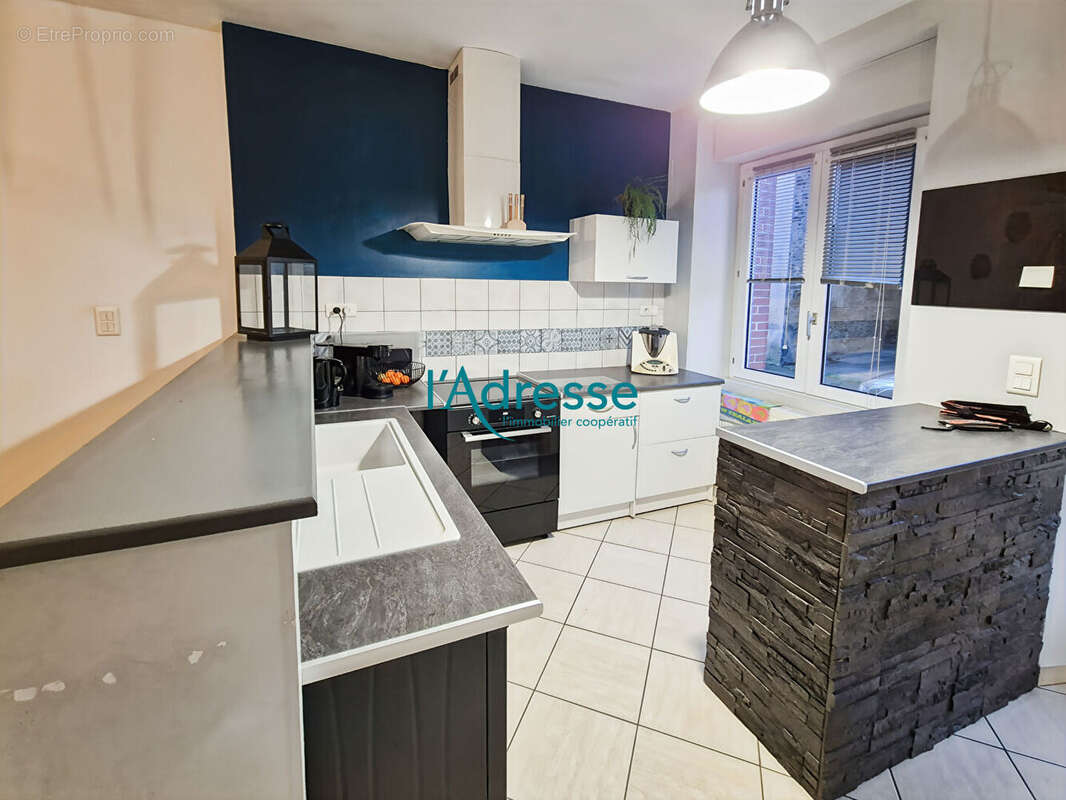 Maison à SAINT-REMY-EN-MAUGES