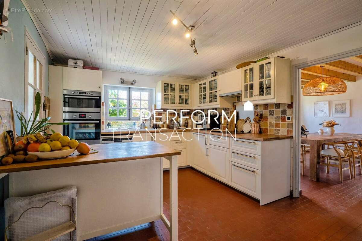 COUP DE CŒUR : Maison en pierre d'environ 170 m² - photo 4