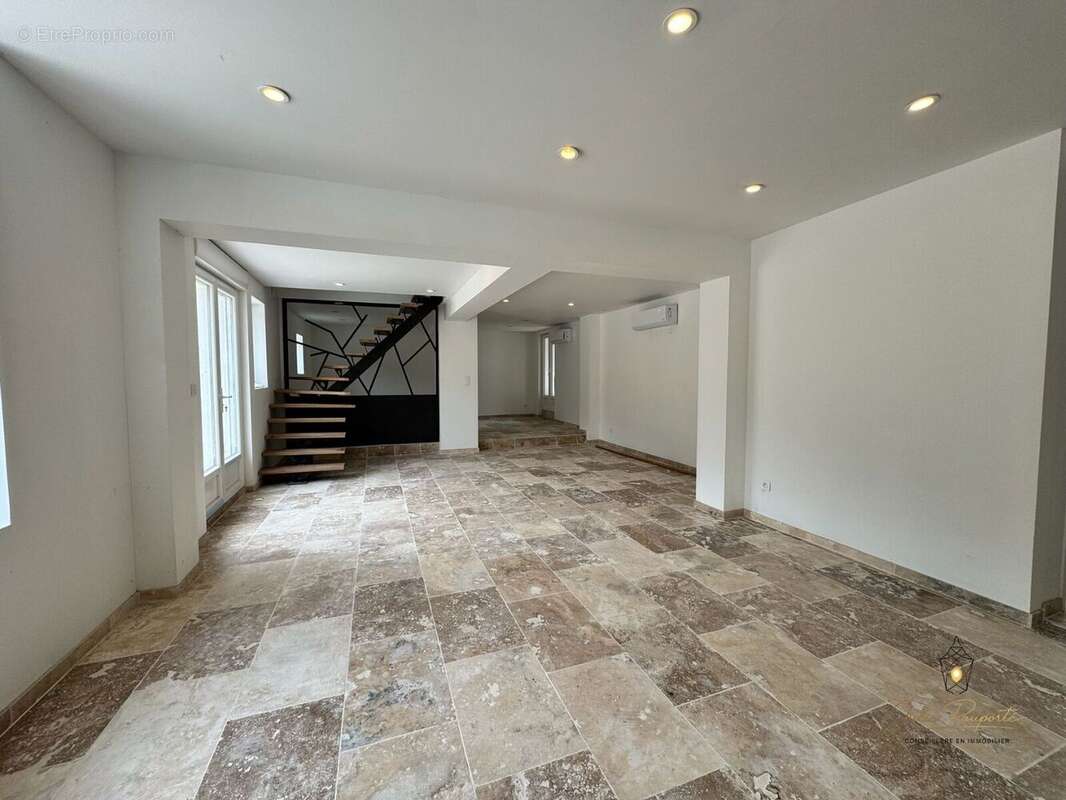 Maison 131 m² à Chateau-Renard  - photo 31