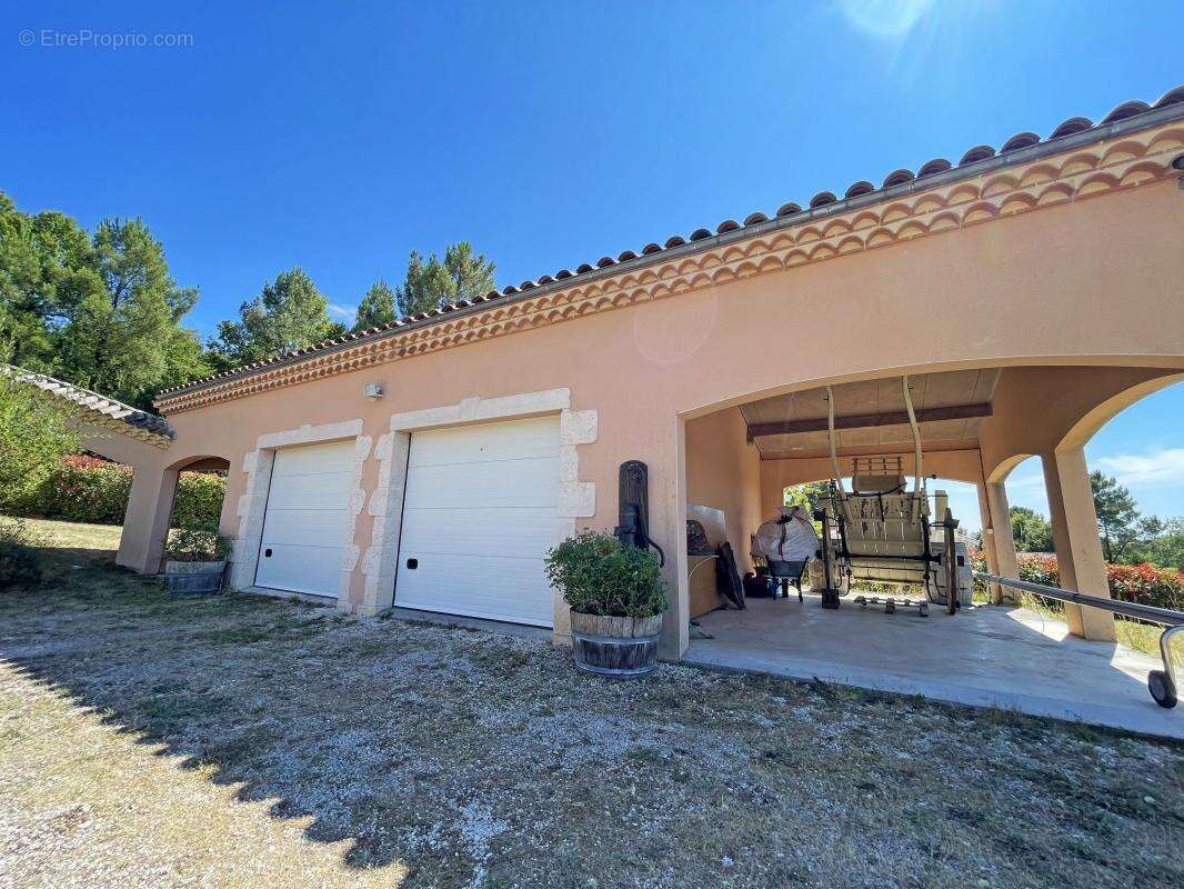 Maison à SAINT-PAUL-DE-SERRE