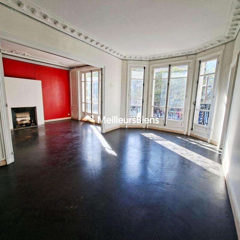 Appartement à PARIS-19E