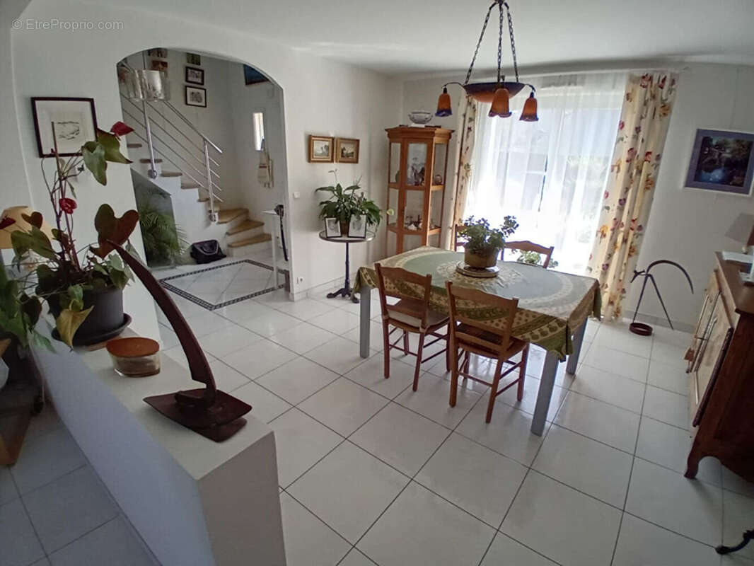 Maison à LUYNES