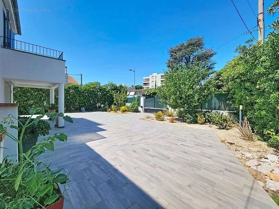 Maison de ville individuelle de 128,85m² Saint-Laurent-du-Var - photo 5