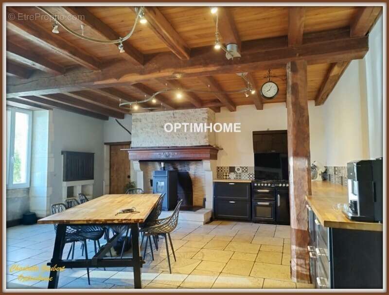 Maison à BARBEZIEUX-SAINT-HILAIRE