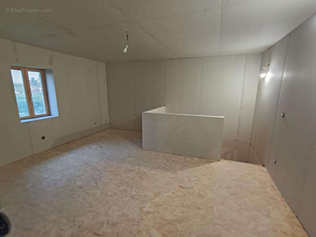 Maison à SAINT-DIDIER-SUR-CHALARONNE