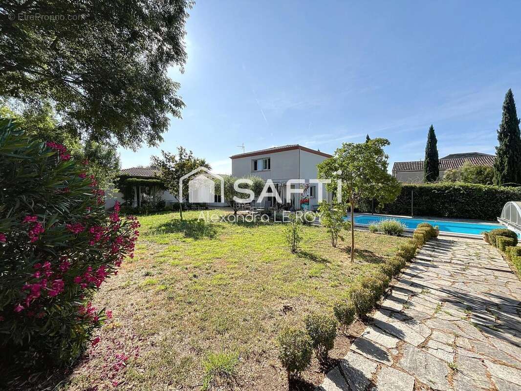 Photo 3 - Maison à SAINT-FELIX-DE-LODEZ