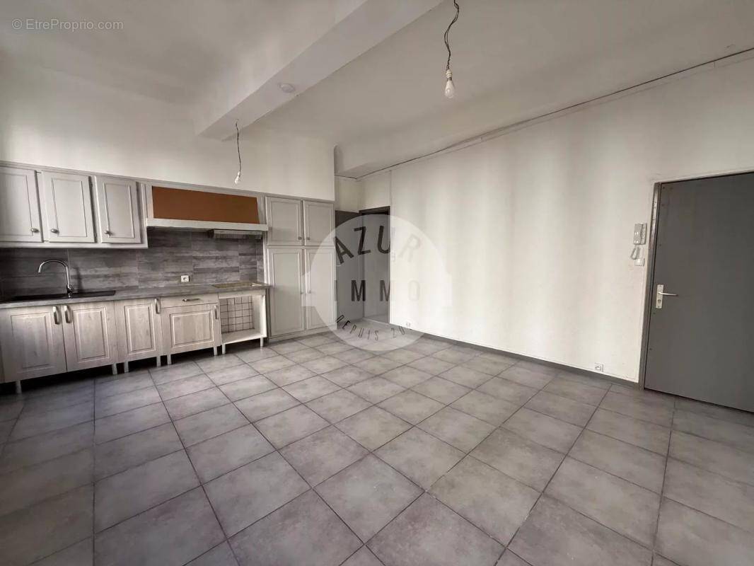 Appartement à ROQUEVAIRE