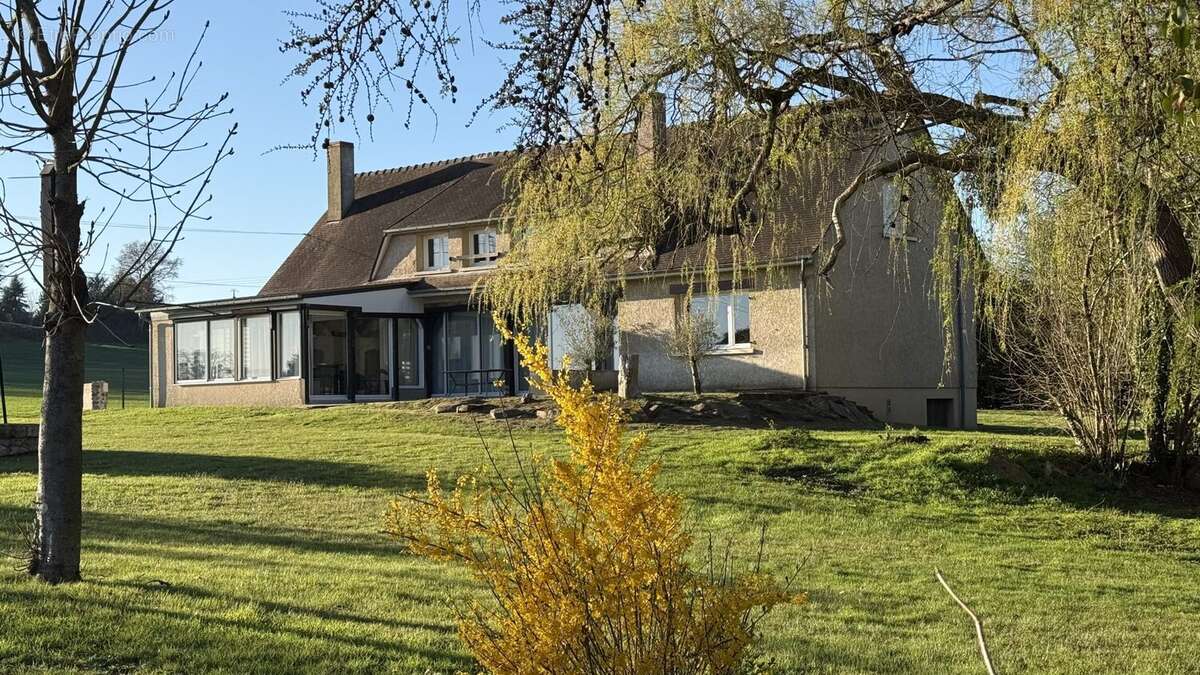 Maison à BONNETABLE